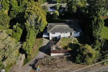 8 Makora Road, Massey