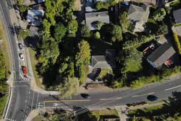 8 Makora Road, Massey