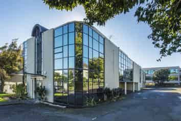 Dual Access Office on Great South Road | For Lease
