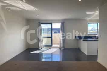 IMMACULATE LIVE/WORK UNIT IN THE WEST - SOLE AGENT