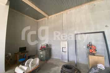 IMMACULATE LIVE/WORK UNIT IN THE WEST - SOLE AGENT