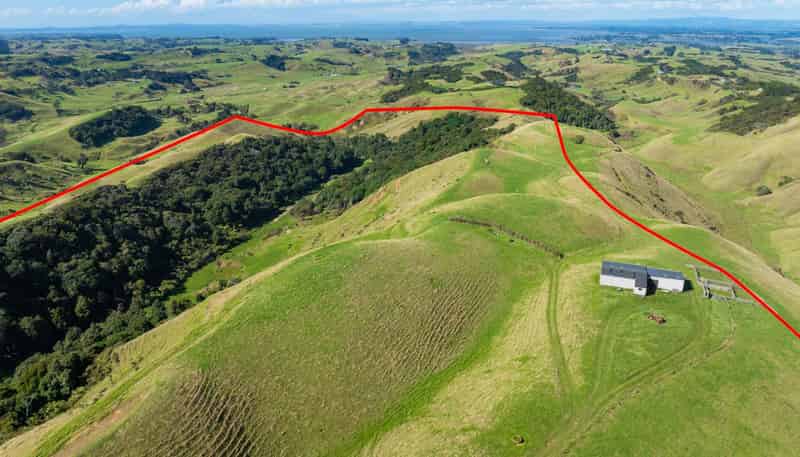 1672 Awhitu Road, Waiuku