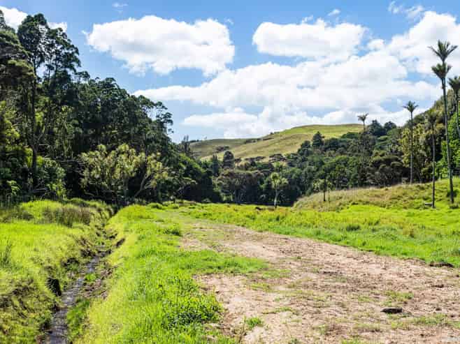 1672 Awhitu Road, Waiuku