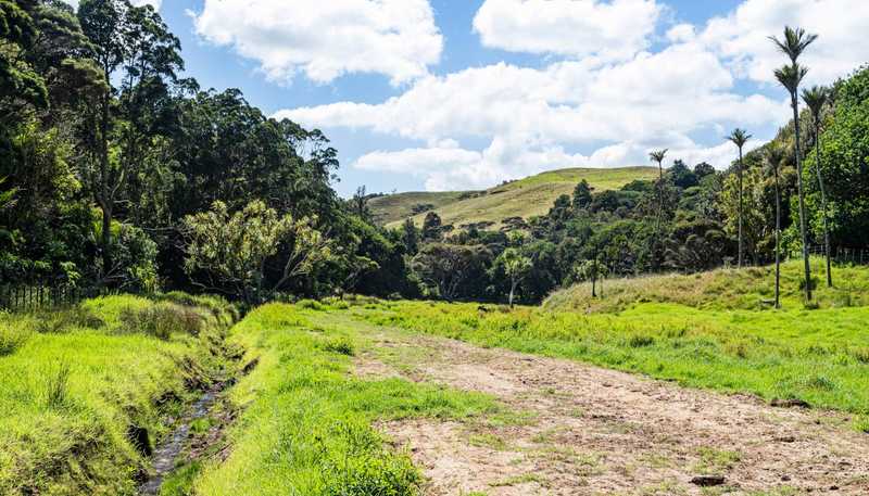 1672 Awhitu Road, Waiuku