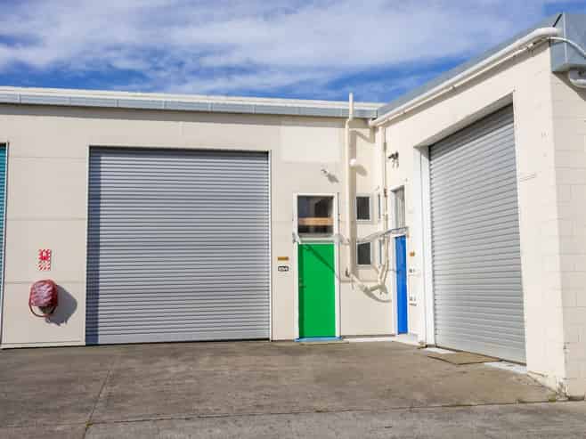 Superb small industrial on Whangaparaoa Road