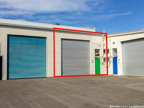 Superb small industrial on Whangaparaoa Road