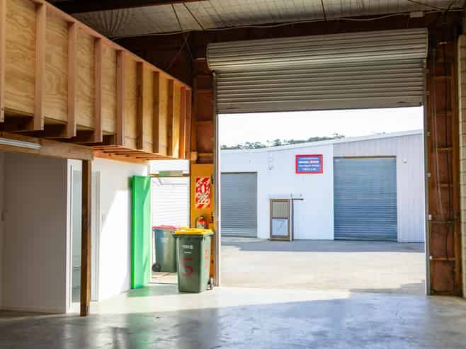 Superb small industrial on Whangaparaoa Road