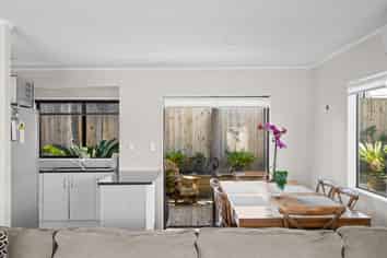 31B Lyn Grove, Papamoa Beach