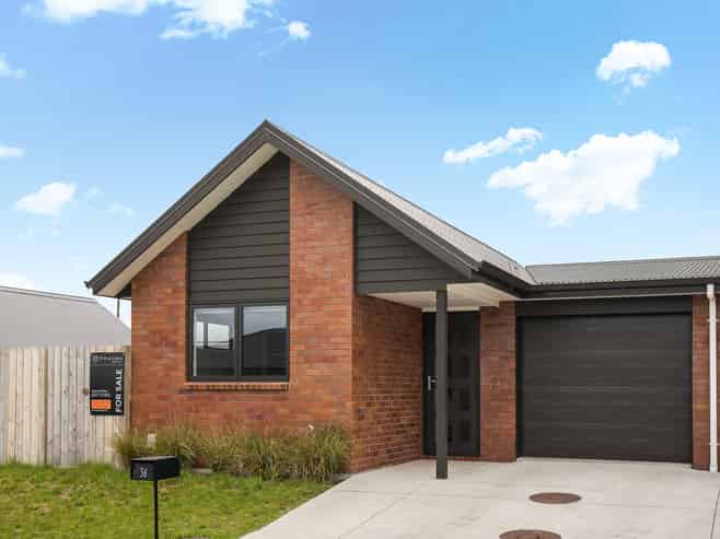 36 Waruhia Cres, Rototuna North