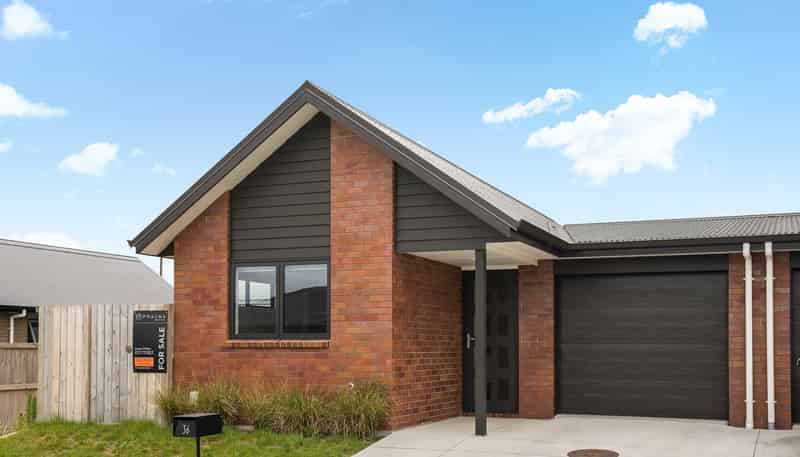 36 Waruhia Cres, Rototuna North