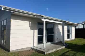 33 Balmoral Street , Levin