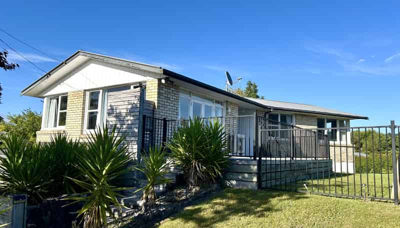 58  Edmund Road, Mangakakahi