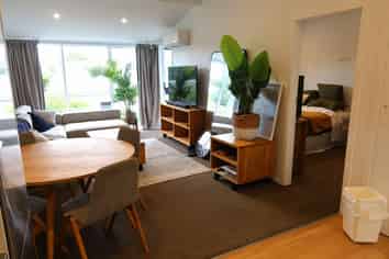 4/118 Office Road, Merivale