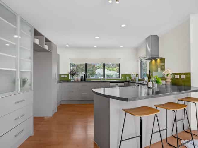 8 Sherwood Grove, Browns Bay