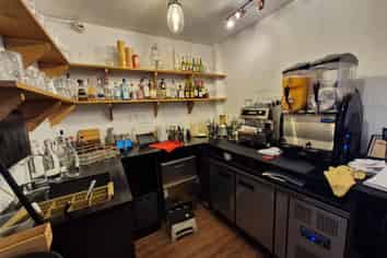 LEASE AND CHATTELS NEAR EDEN PARK
