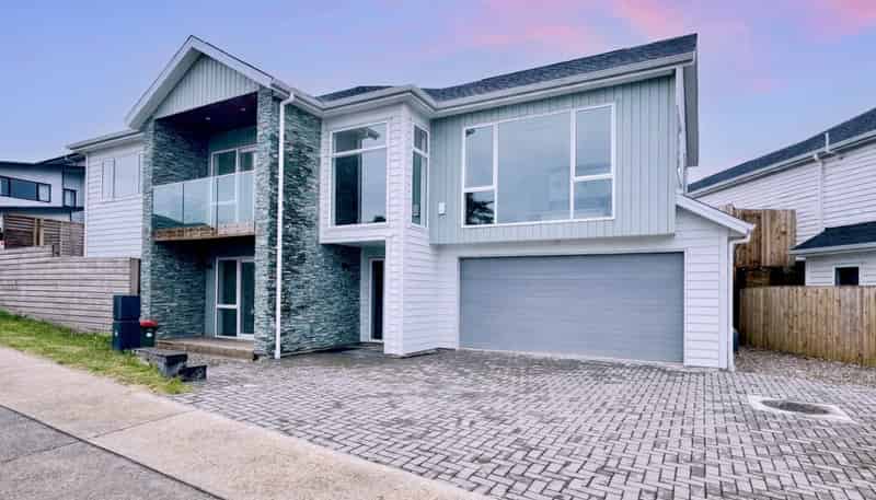 6 Silverhill Lane, Millwater