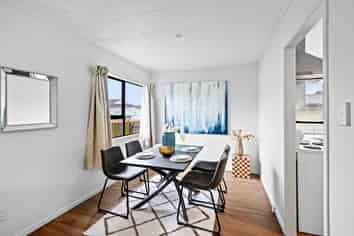 2/17 Anglers Way, Wattle Downs