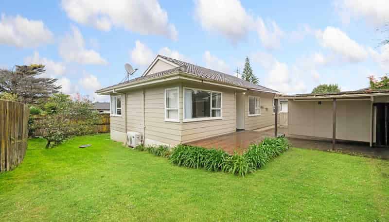 2/17 Anglers Way, Wattle Downs