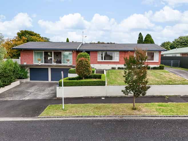 28 Springfield Crescent, Enderley