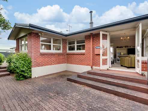 28 Springfield Crescent, Enderley