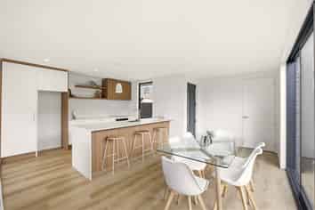 4/153 Springfield Road, Saint Albans