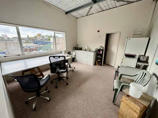 Versatile 277sqm Industrial Unit