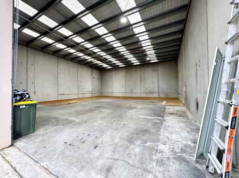 Versatile 277sqm Industrial Unit