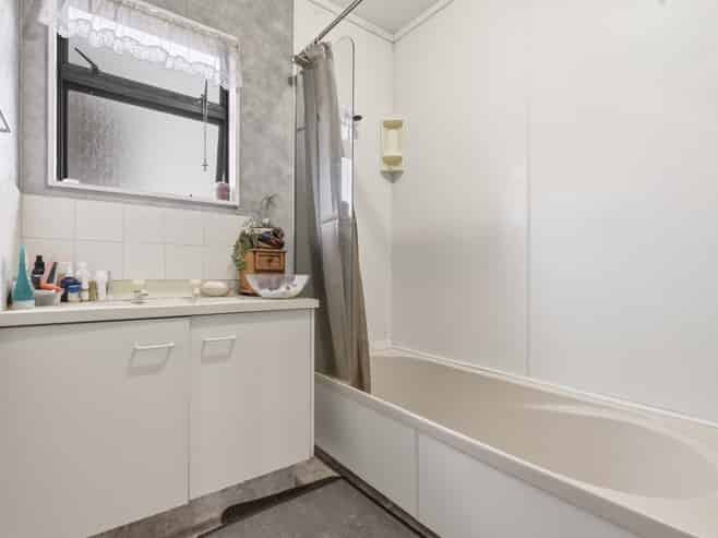 2/227 Rifle Range Road, Tauhara