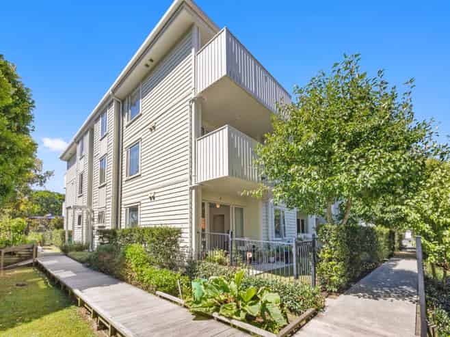G10/21B Swanson Road, Henderson