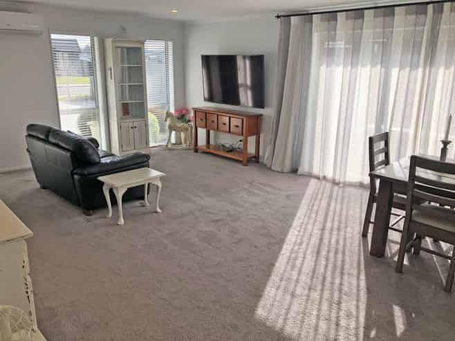 6 Shrimpton Av, Woodend