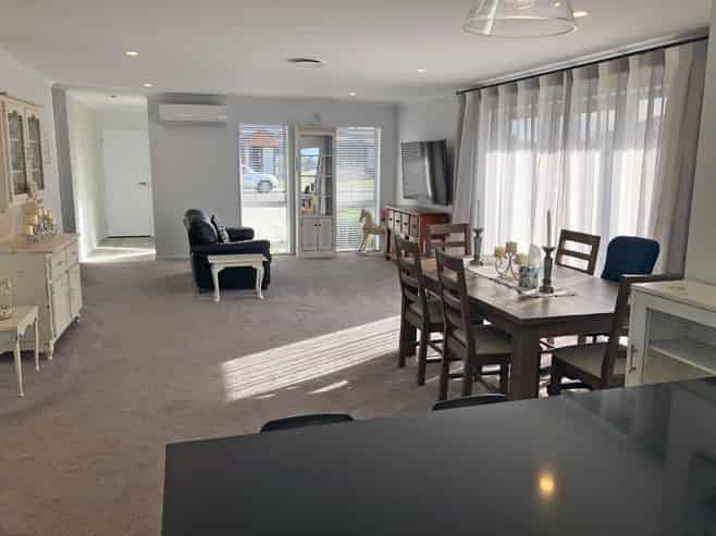 6 Shrimpton Av, Woodend