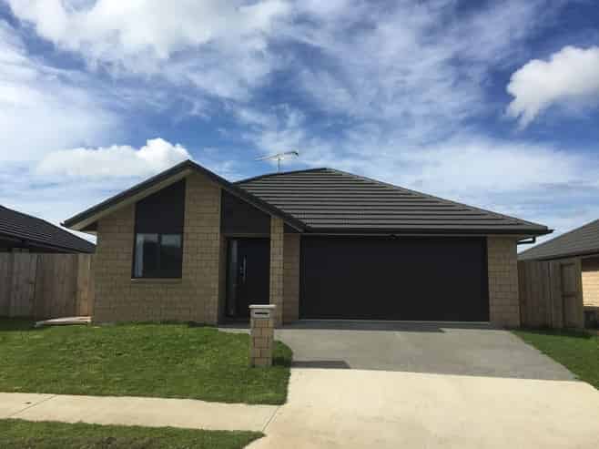 10 Teafields Court, Huntington