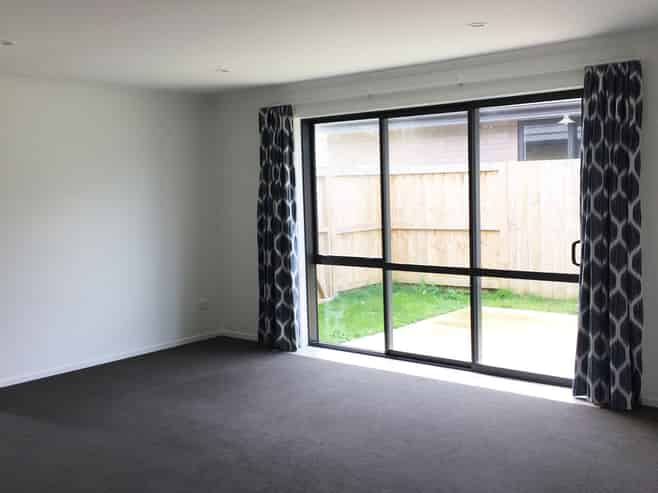 10 Teafields Court, Huntington