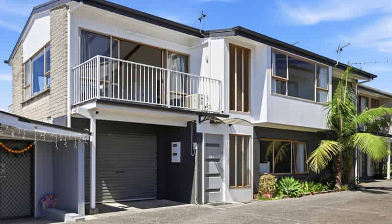 2/110 Hillside Road, Papatoetoe