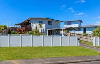 49 Rosewarne Crescent, Glendene