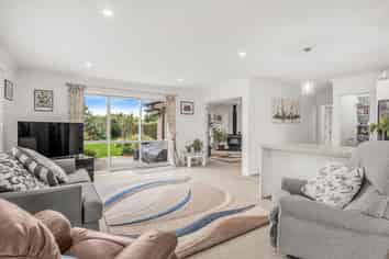 6 Ormandy Court, Amberley