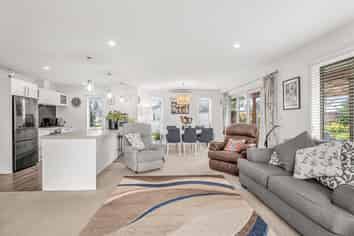 6 Ormandy Court, Amberley