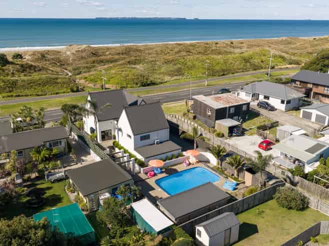 670 Papamoa Beach Road, Papamoa Beach