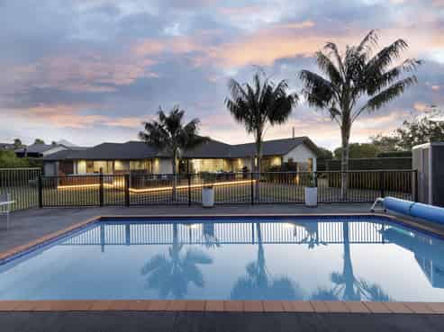 55 Shelter Grove, Frankleigh Park