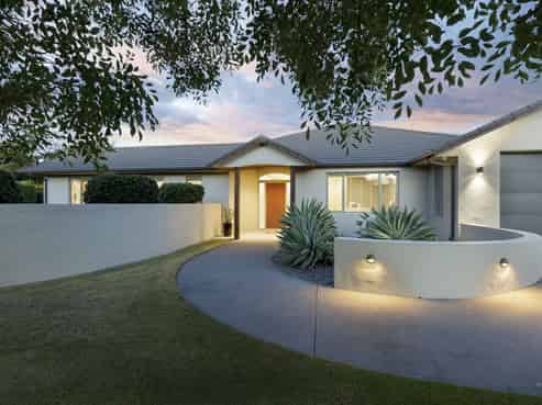 55 Shelter Grove, Frankleigh Park