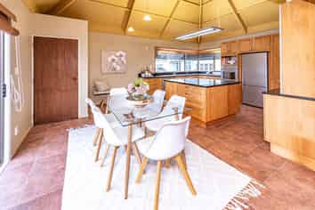 9 Riverbank Road, Okoia