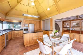 9 Riverbank Road, Okoia