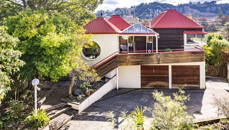 9 Riverbank Road, Okoia