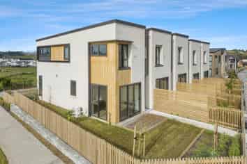212 Henwood Road, Westgate