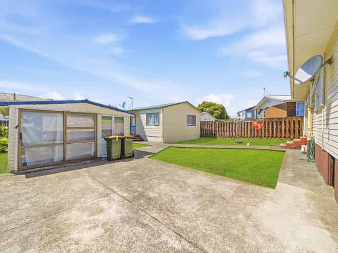 52 Friesian Drive, Mangere