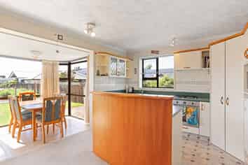 77 MacKenzie Avenue, Woolston