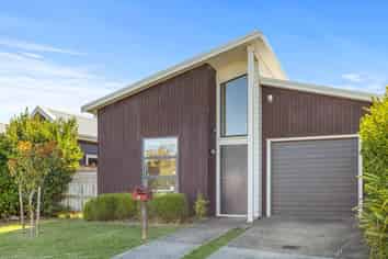 34 Cape Cod Drive, Gulf Harbour