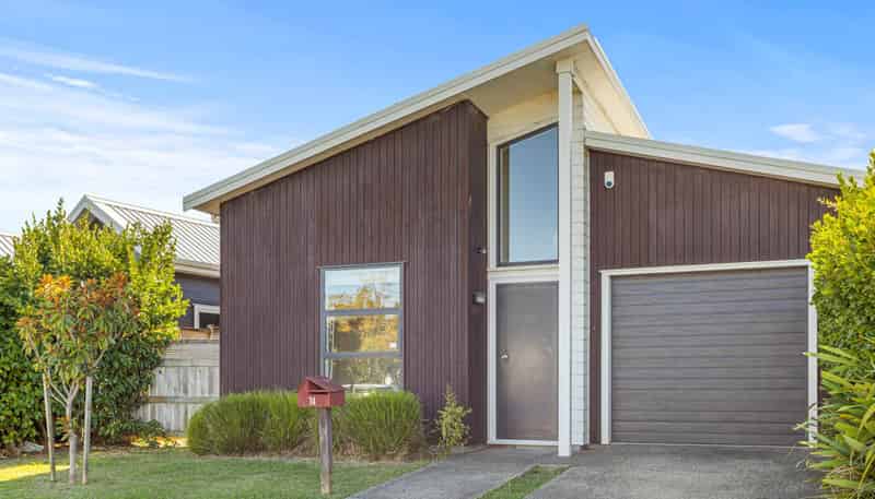 34 Cape Cod Drive, Gulf Harbour