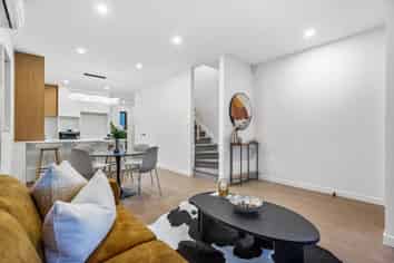 208 Henwood Road, Westgate