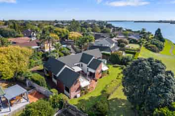 10 Neralee Court, Conifer Grove